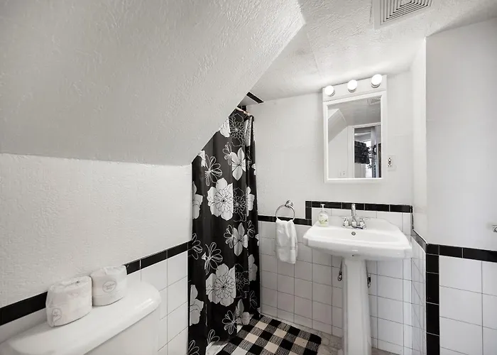Apartment Charming Studio-panoramic View-your Sanctuary *