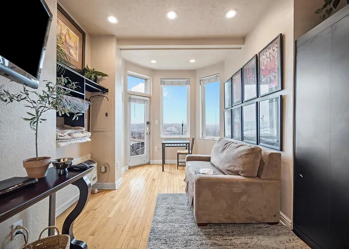 Charming Studio-panoramic View-your Sanctuary *